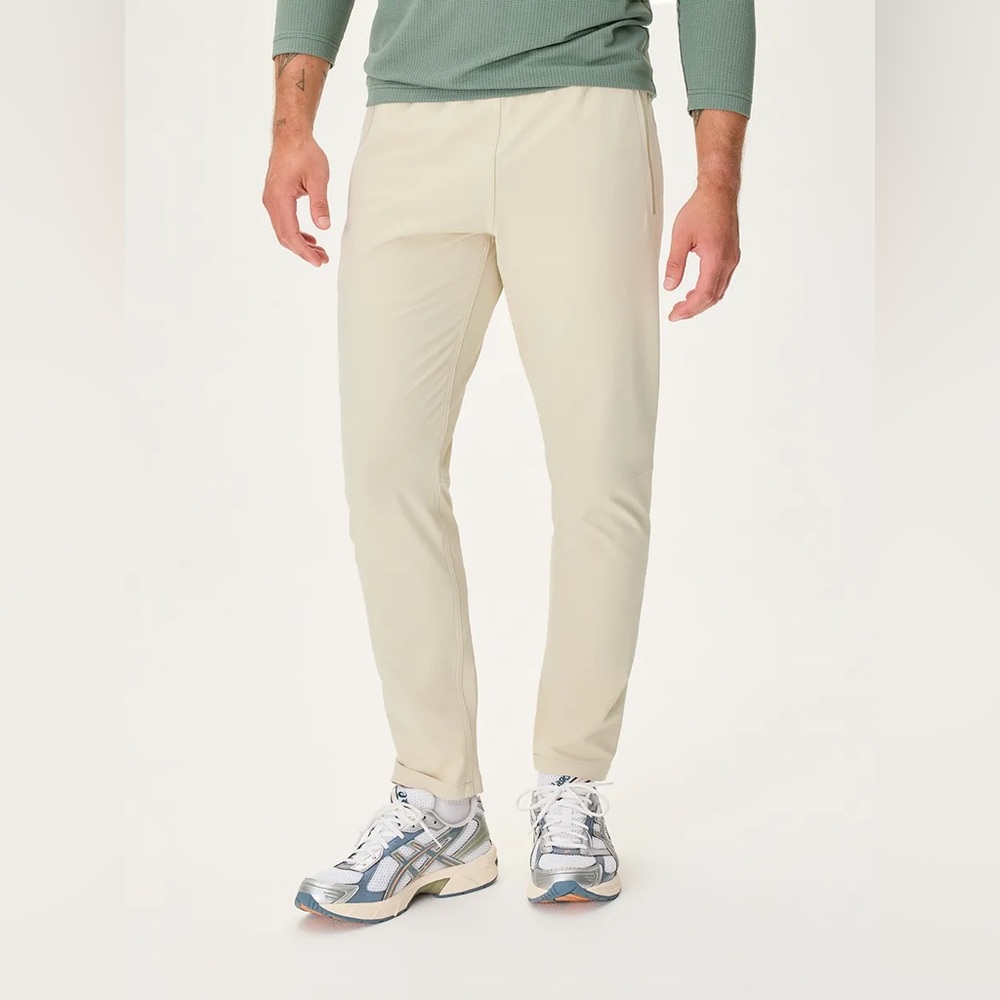 NWT Outdoor Voices Men’s RecTrek Pant Size Large in Calcite Beige